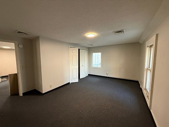 4th image of 2295 Ashland Ave #6