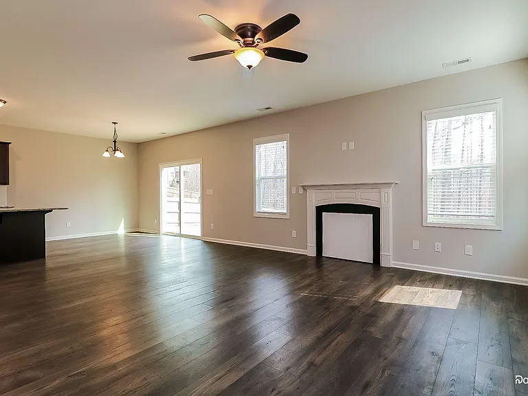 317 Lanier Pl — Photo 4