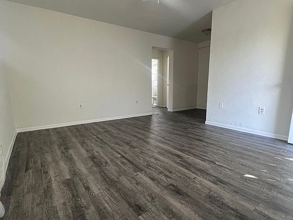 2nd image of 410 NW 7th St APT 6