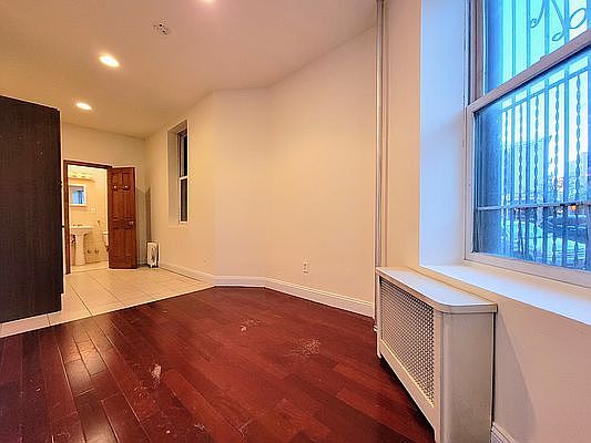 3rd image of 26 7th Ave S APT 1A
