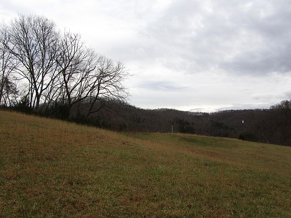 5th image of 6 Five Acres Tazewell Hwy