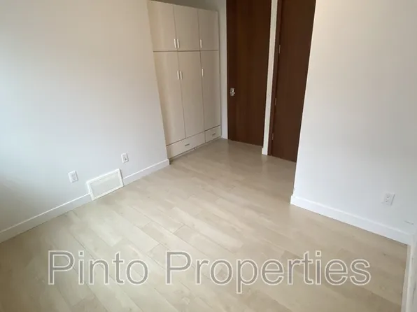 10749 86th Ave NW Unit 2, Edmonton, AB T6E 2M8