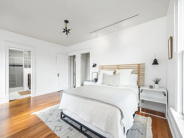 115 N G St — Photo 16