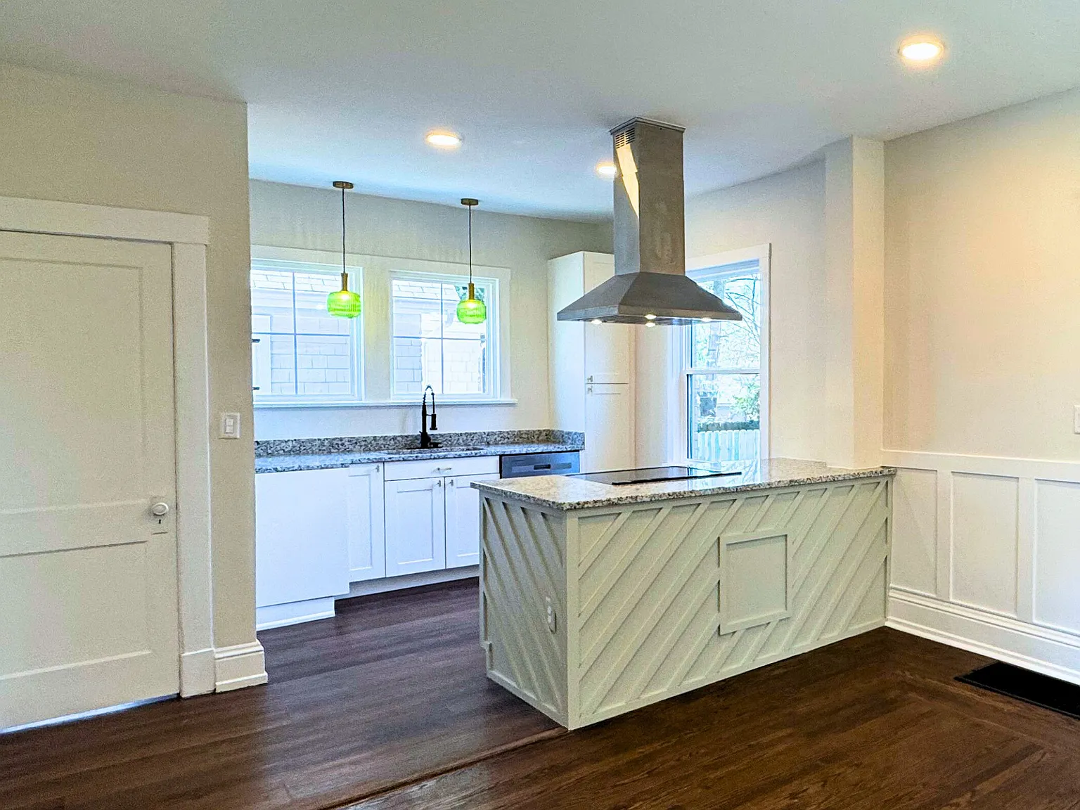 3 bed, 1.5 bath, 1446 sqft, $1,850 — Photo 1