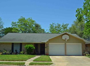 401 Shiloh Dr, Victoria, TX 77904