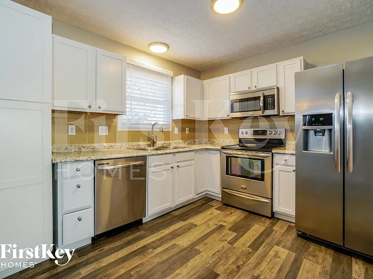 469 Furman St — Photo 8
