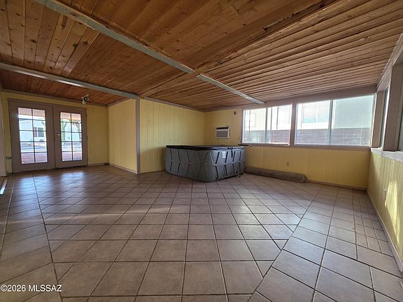 4th image of 3413 S Dynamite Ave