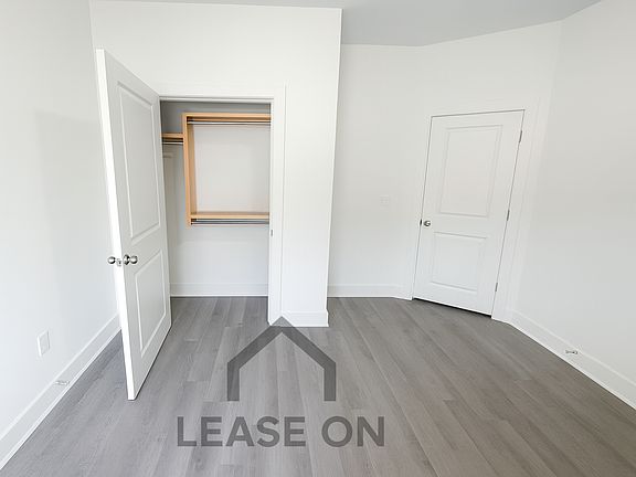 2nd image of 5204 S Chase Cir