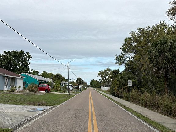 4th image of 1637 Alton Rd