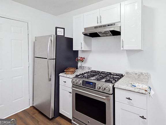 3rd image of 354 N 17th St