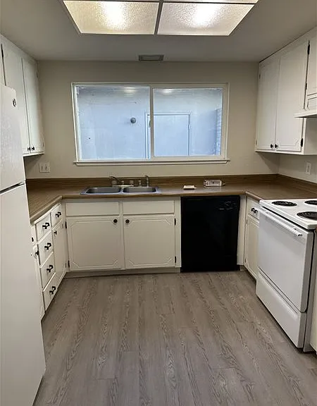 1826 Alameda Ave — Photo 4