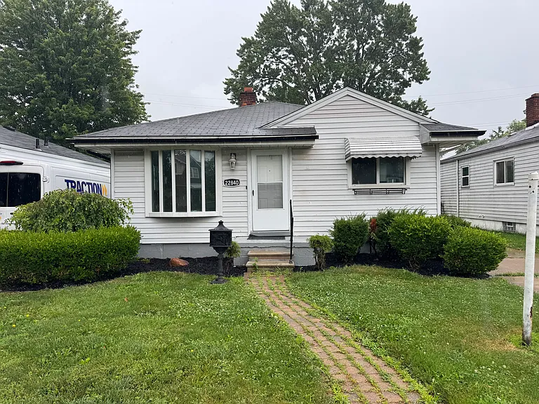 22840 Piper Ave — Photo 1