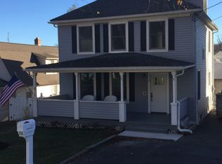 3 Bird Ln, Lake Hopatcong, NJ 07849