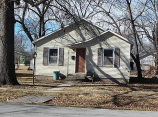 437 S Bradford St, Centralia, MO 65240