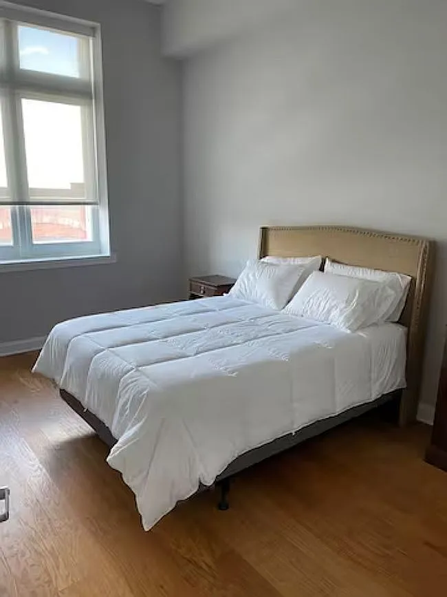 1 bed, 880 sqft, $2,597 — Photo 2