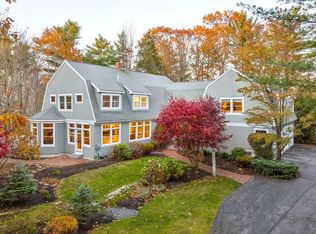 89 Oakmont Dr, Falmouth, ME 04105