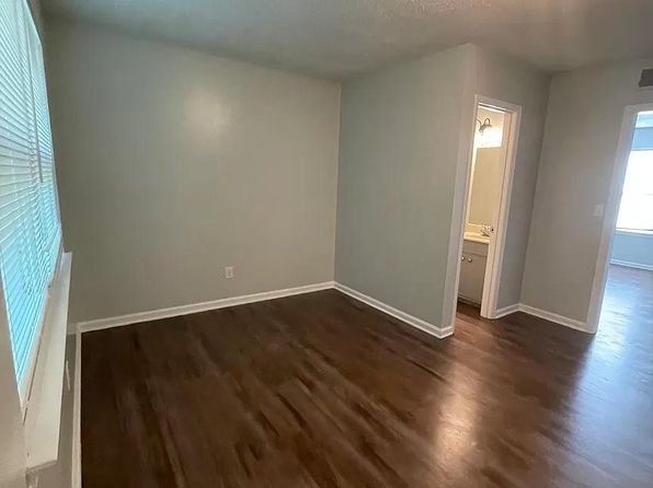 Saint Victors Lane Townhomes, 40 Saint Victors Ln