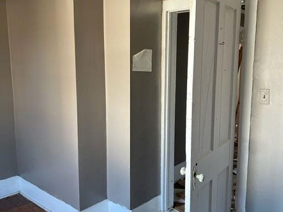 3rd image of 208 E Joplin St