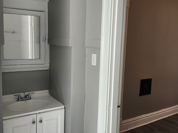 5th image of 5234 Louisiana Ave #2F