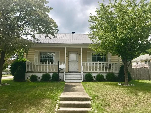 322 Sylvan St, Buchanan, MI 49107