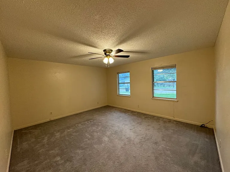 605 Bellaire Dr — Photo 19