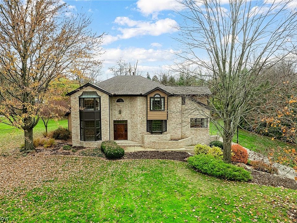 1st image of 39481 Evergreen Dr