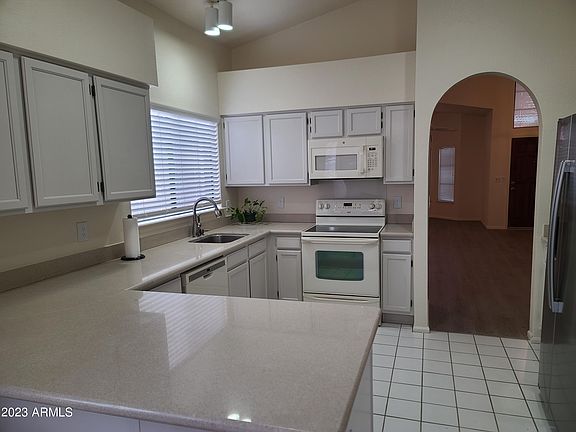 5th image of 15825 N 51st St