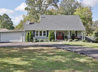 426 Wood Rd, Lyndon, KY 40222