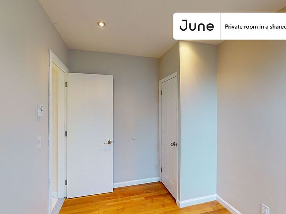 2nd image of 961 Columbus Ave #A