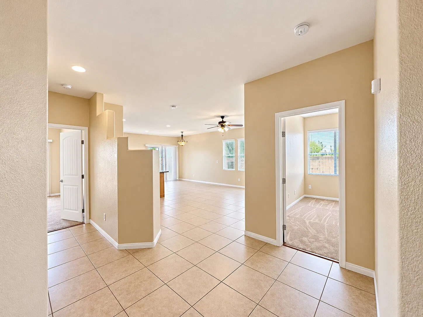 3 bed, 1371 sqft, $1,895 — Photo 4