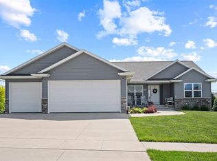 601 Valley Dr, Atkins, IA 52206