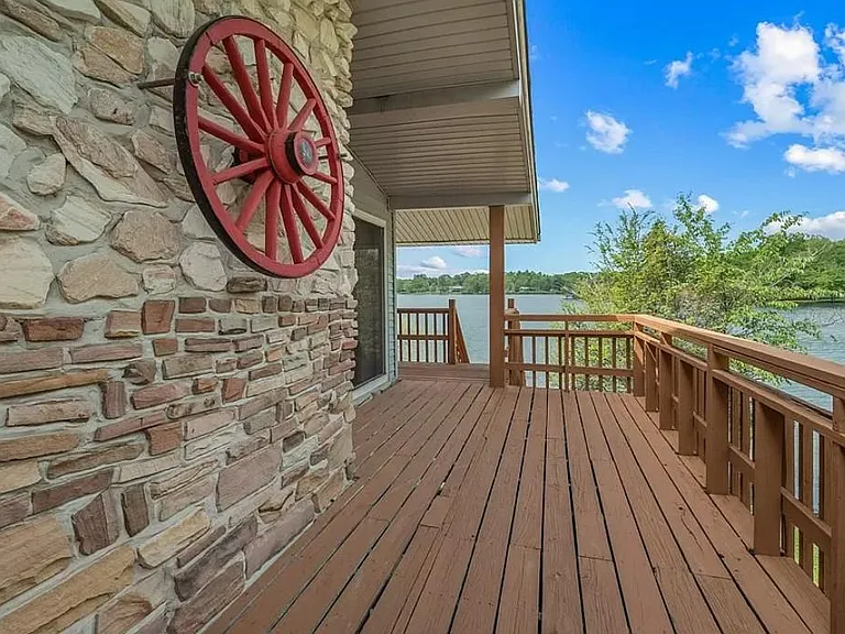258 Idlewild Dr — Photo 17