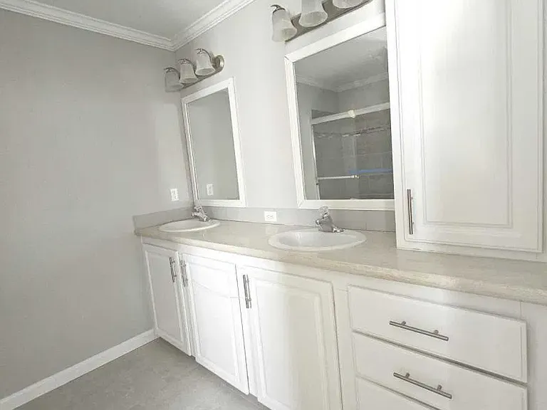 620 57th Ave W #H-10 — Photo 2