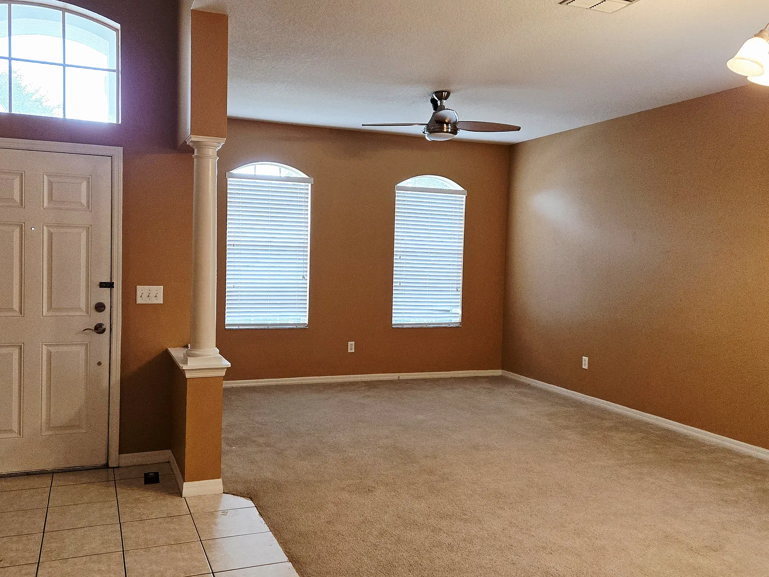 418 Kings Path Dr — Photo 2