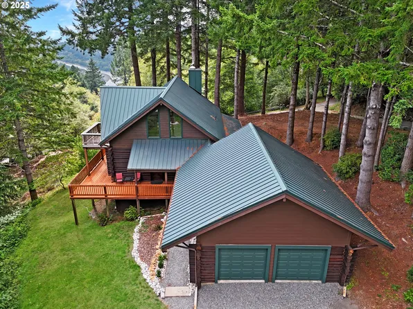 17225 Mountain Dr, Brookings, OR 97415