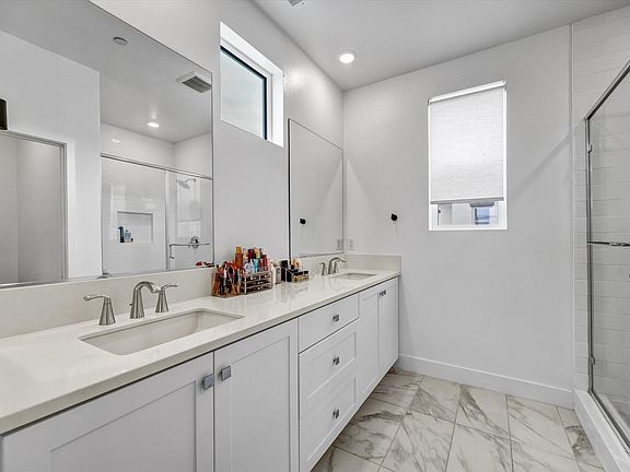 4th image of 302 Fawn St #302