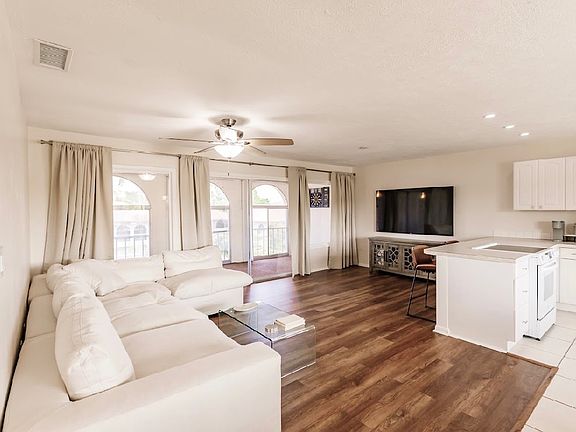 2nd image of 6102 Whiskey Creek Dr APT 303