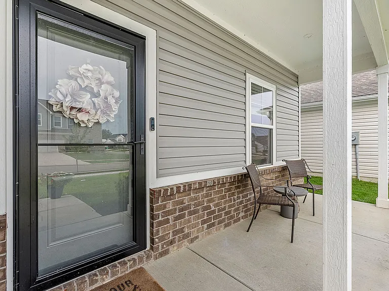 5015 Schaefer Ln — Photo 2
