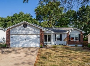 1298 Golden Gate Ln, Saint Peters, MO 63376