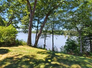 40 Riverbend Dr, Mystic, CT 06355