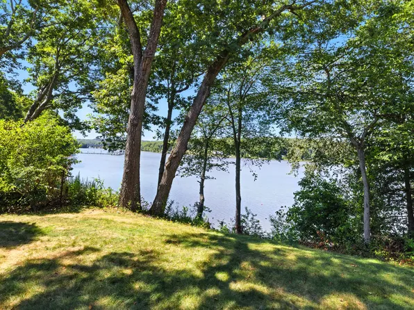 40 Riverbend Drive, Stonington, CT 06355