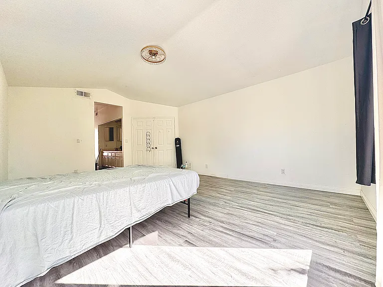 6250 Fleetwood Ln — Photo 13