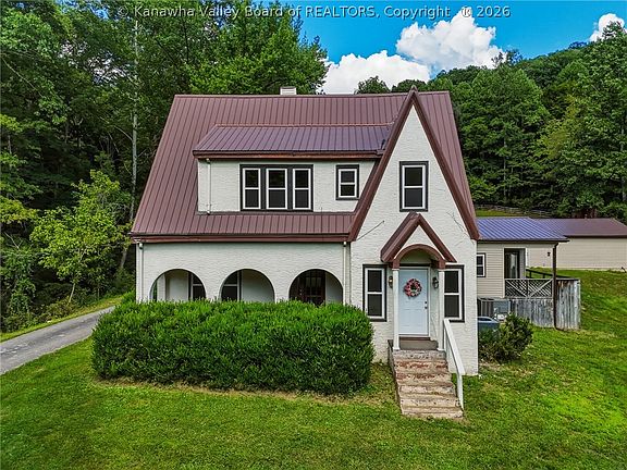 3rd image of 123 Pleasant Ln