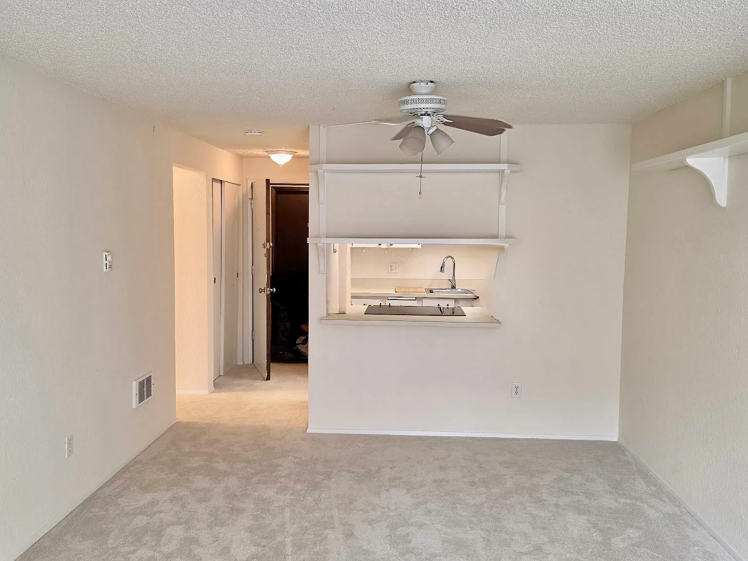 1 bed, 542 sqft, $1,400 — Photo 3