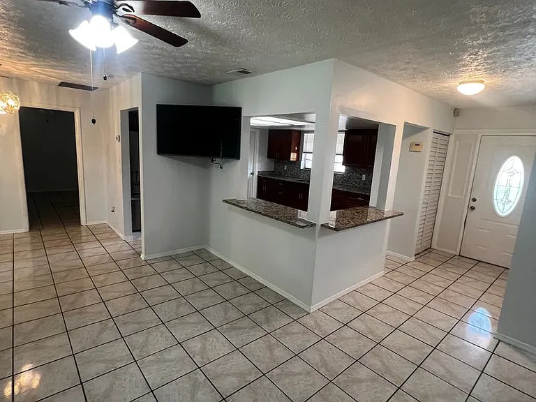 173 SE Fallon Dr — Photo 23