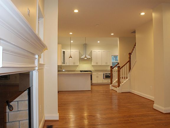 5th image of 502 N Ivy St