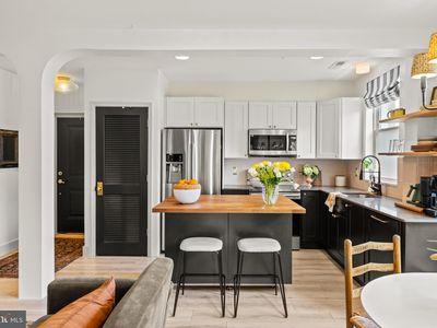 906 Gallatin St NW #403, Washington, DC, 20011