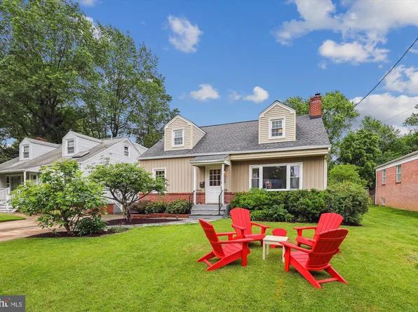 524 Greenwich St, Falls Church, VA 22046