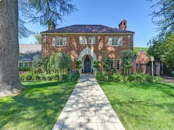 1360 46th St, Sacramento, CA 95819