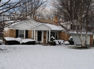 452 Pellett Dr, Bay Village, OH